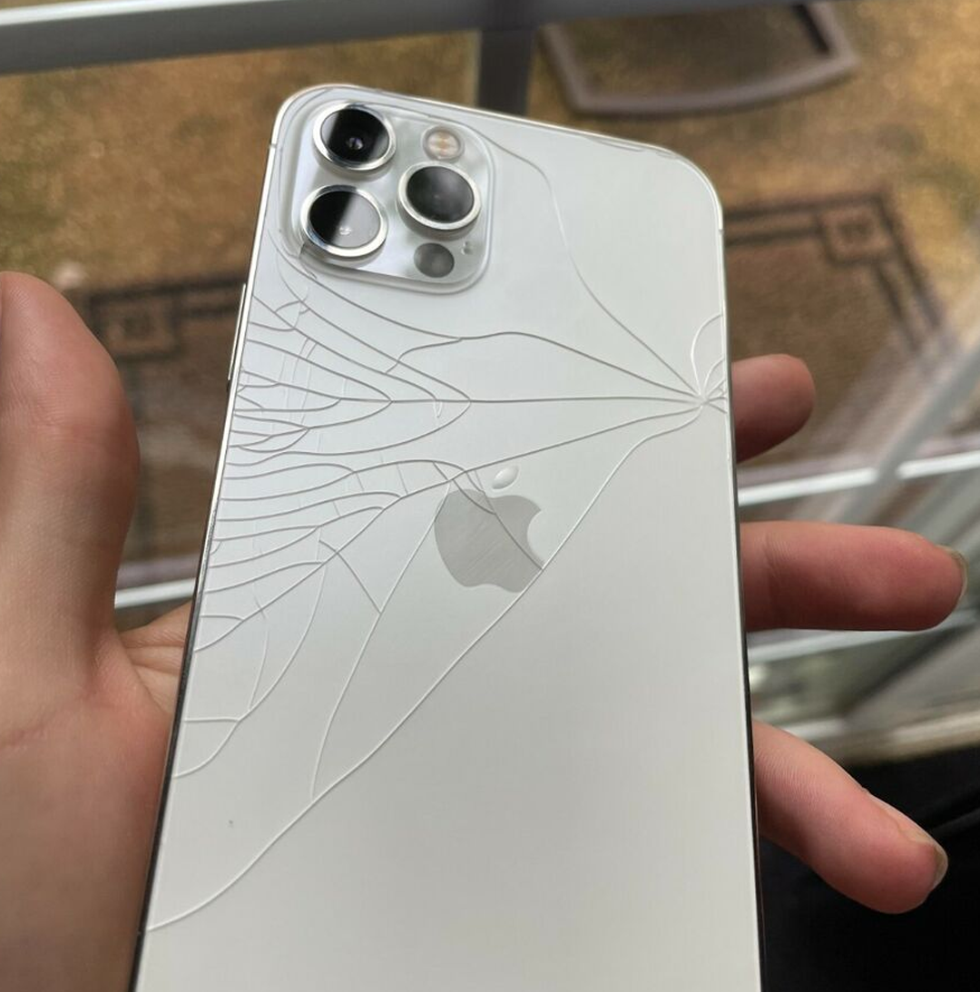 Apple iPhone 8 Plus Back Glass Broken
